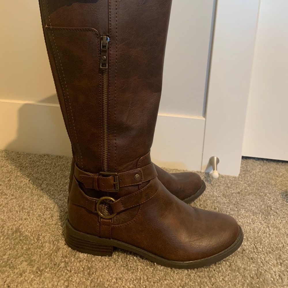 Riding boots